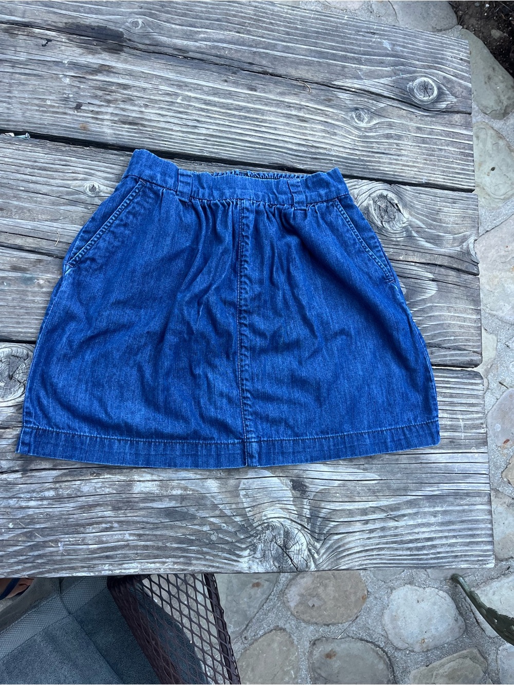 Size 26 lightweight denim skirt with pockets